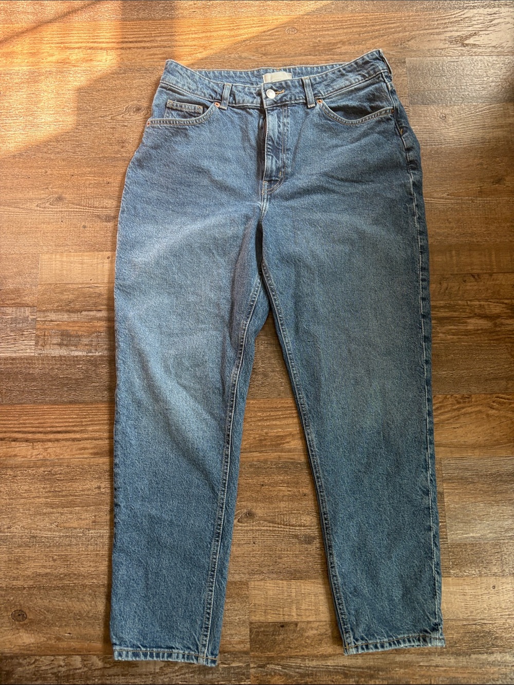H&M High-Rise Straight Jeans in Faded Blue